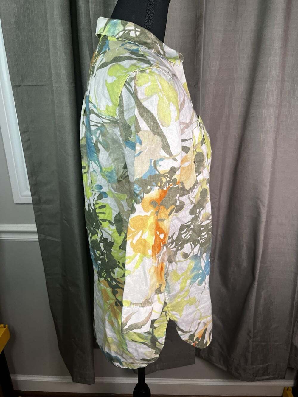 Chicos Abstract Art No-Iron Linen Button Down Shirt Blouse Top Tropical Sz 0 - Picture 7 of 8